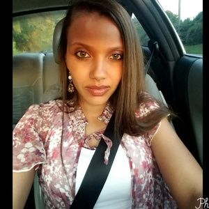 Meet your Posher, Carlotta